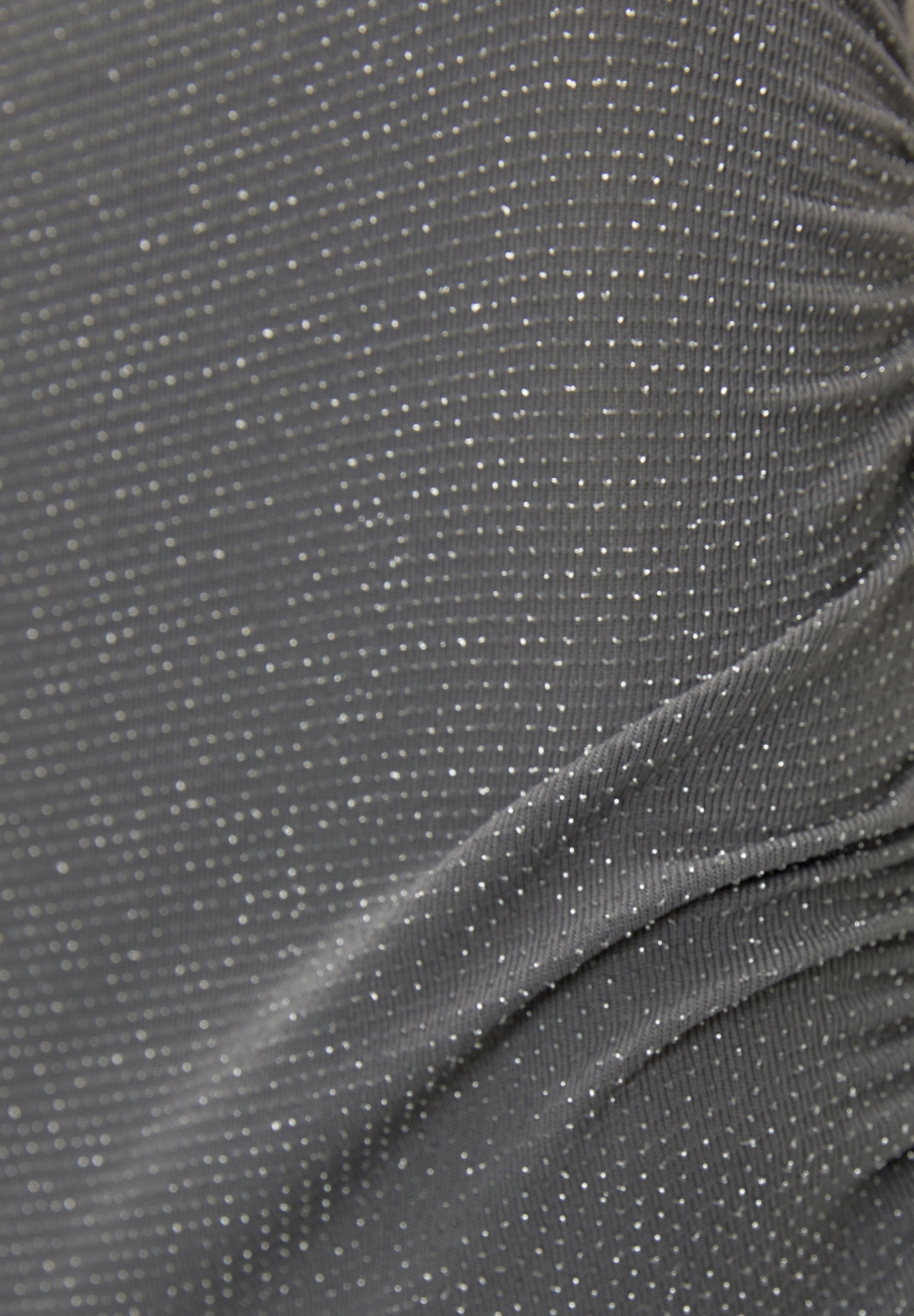 PULL&BEAR SHIMMERY WITH GATHERING