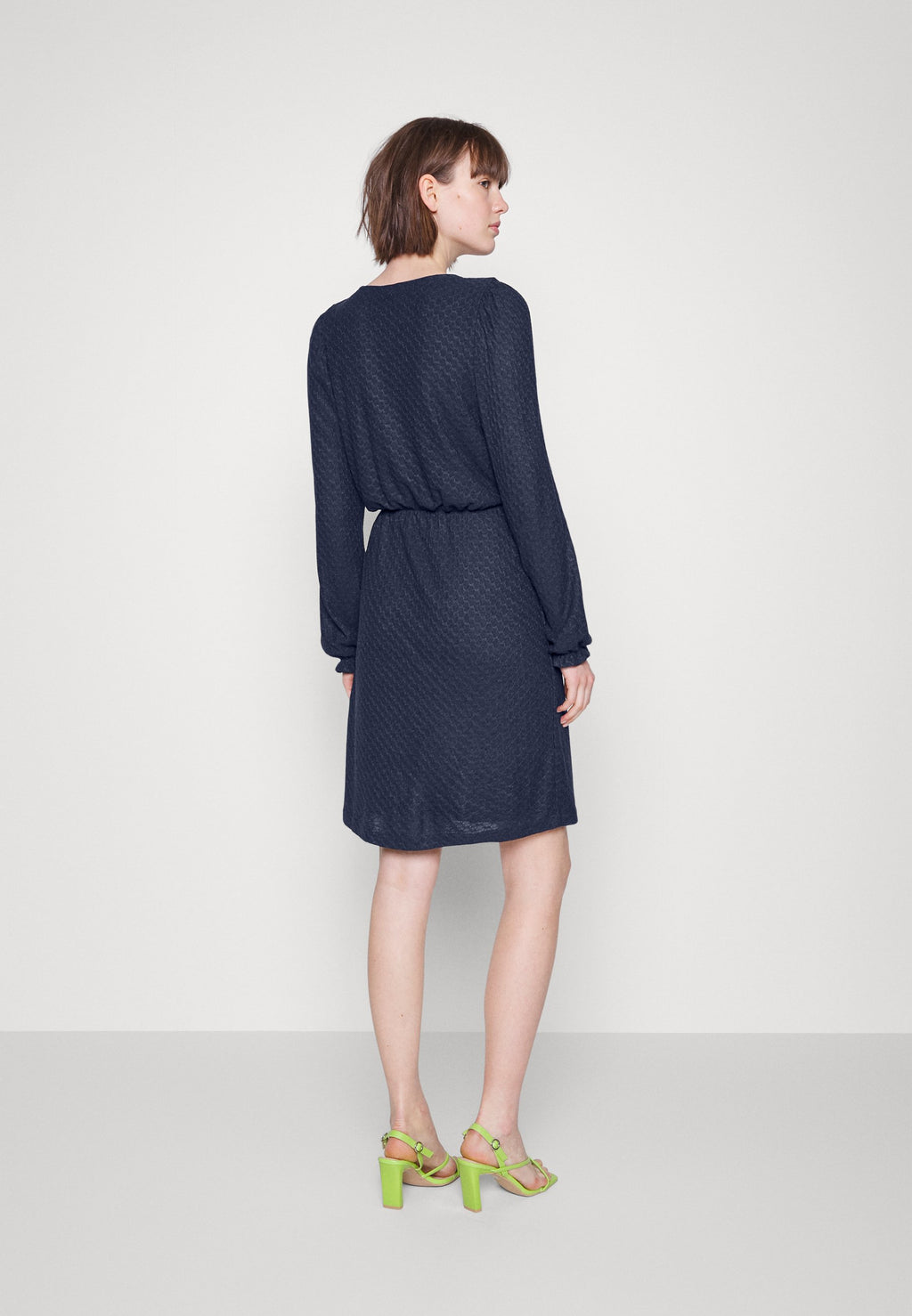 ONLSTEFFIE DRESS Media 4