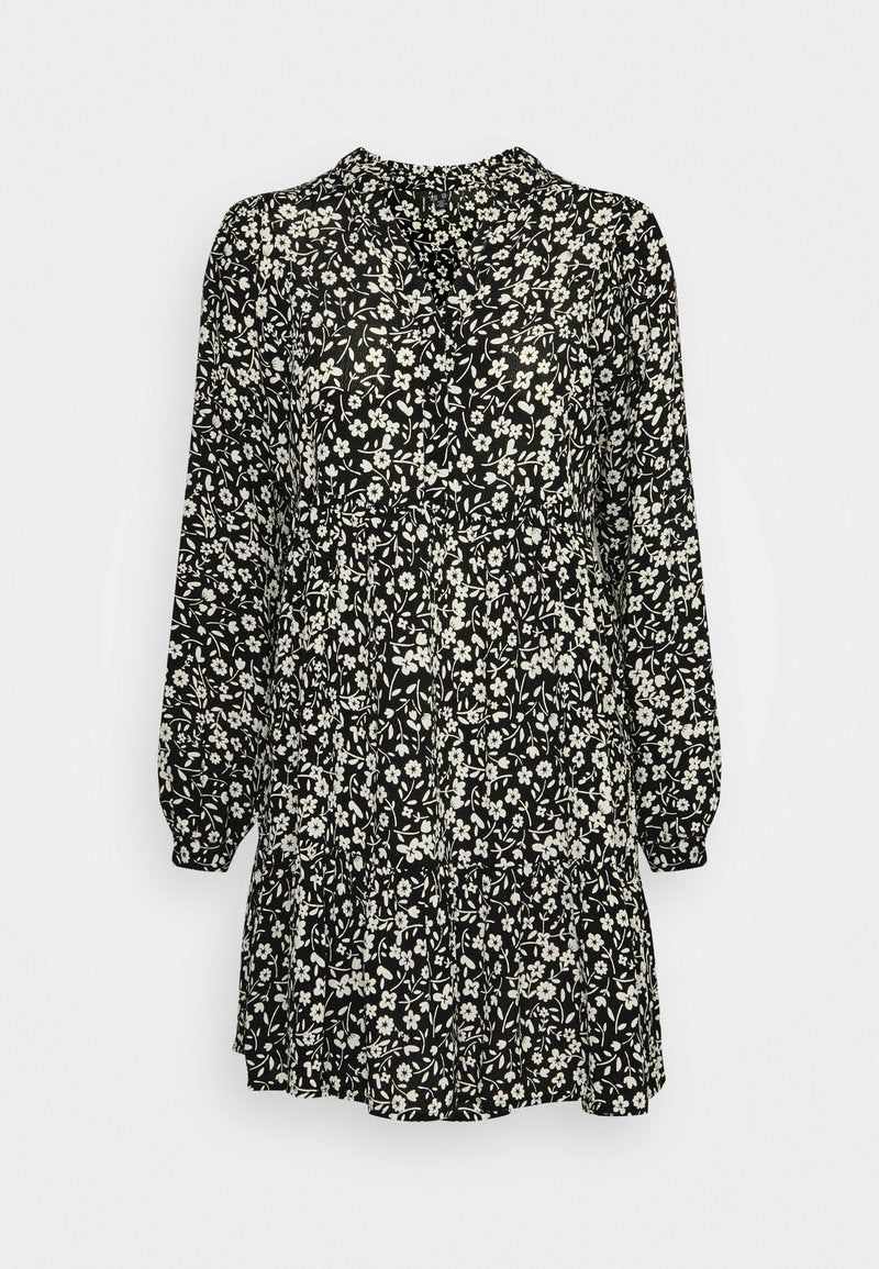 VMCAITLYNN DRESS - Vero Moda Petite - View 1