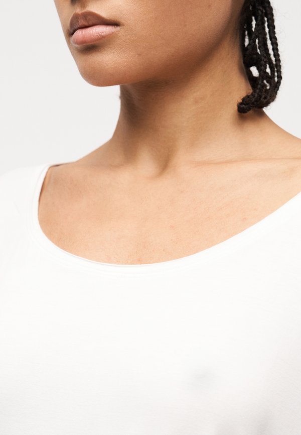 Hollister Co. TREND DROP DRAPEY TEE