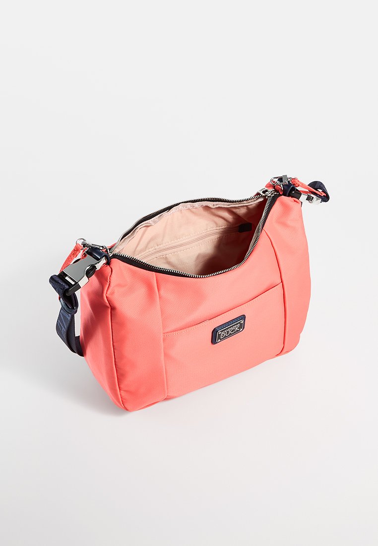 Mandarina Duck STYLE