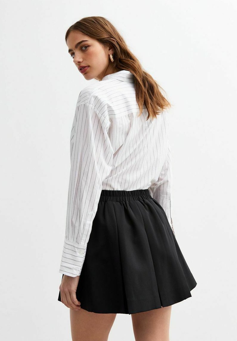 New Look BOX PLEAT MINI