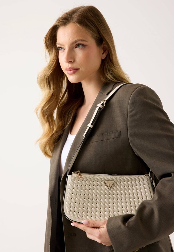 Guess KORA SHOULDER BAG - Handbag - weiß