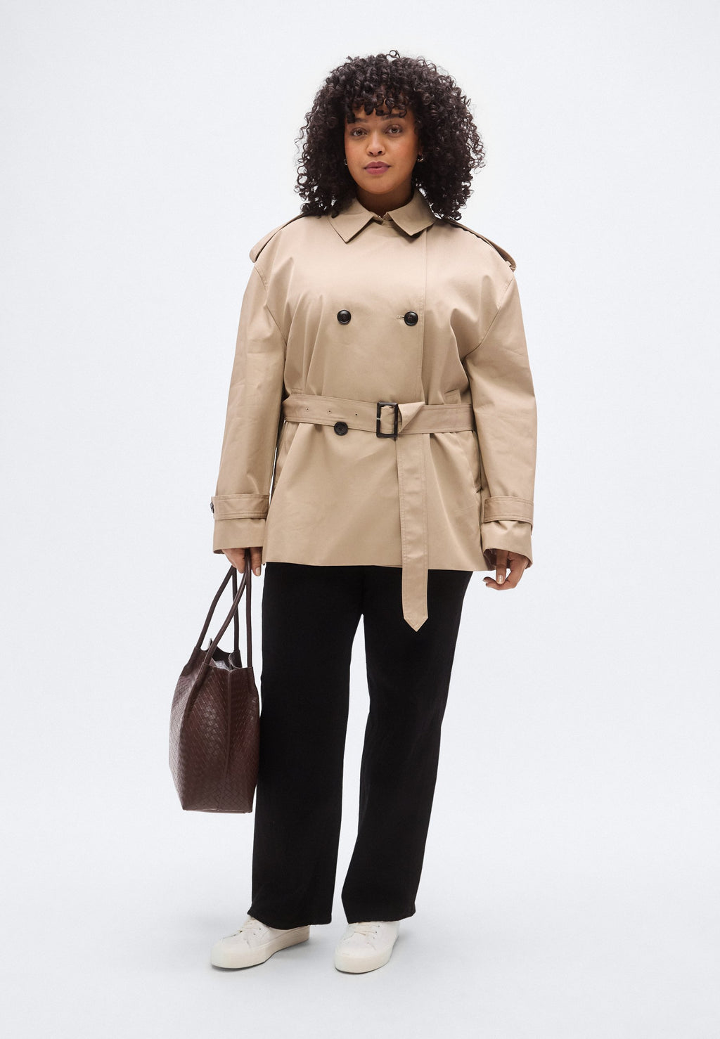 CURVE BELTED RELAXED SHORT TRENCH COAT Media 2