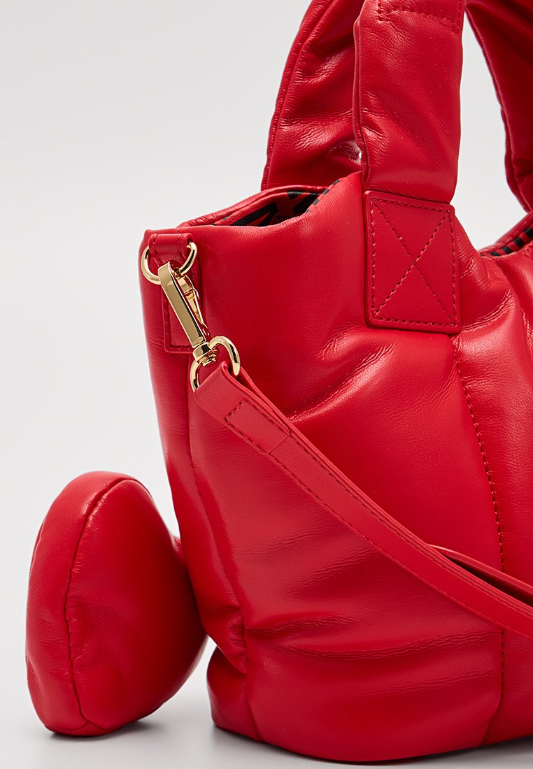 Love Moschino