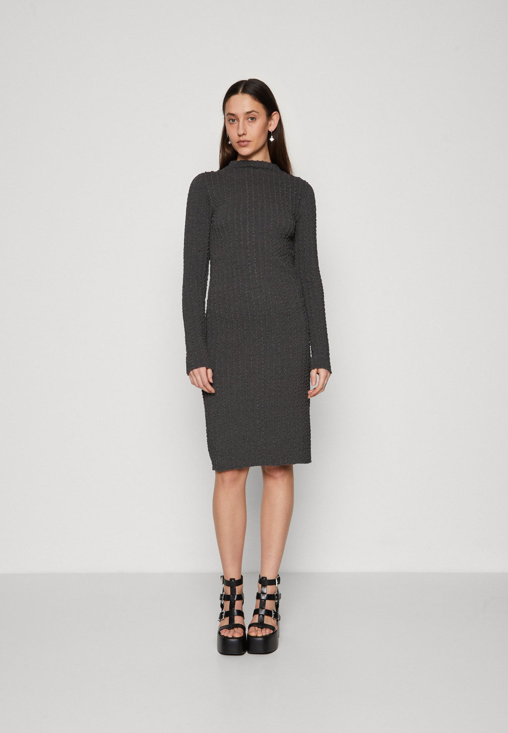 ONLHELLE MOCK NECK KNEE DRESS Media 3