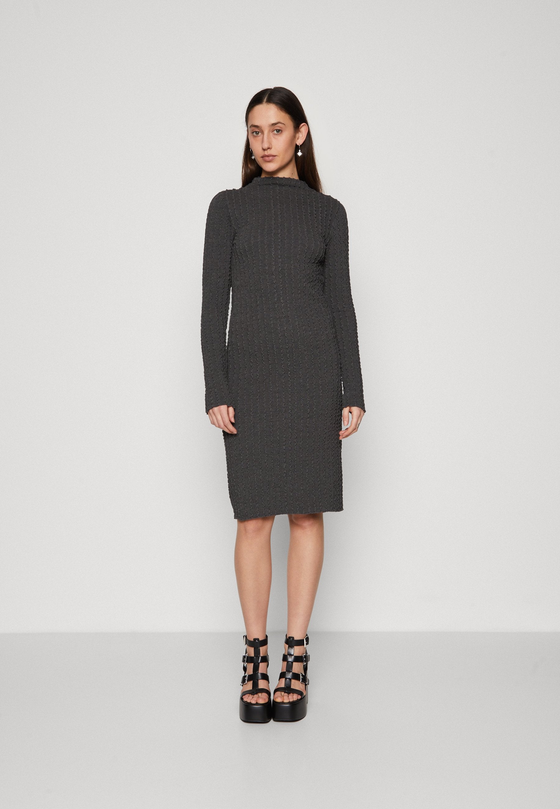 ONLHELLE MOCK NECK KNEE DRESS Media 3