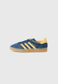 adidas Originals GAZELLE INDOOR - Trainers - night indigo/orange tint/gum