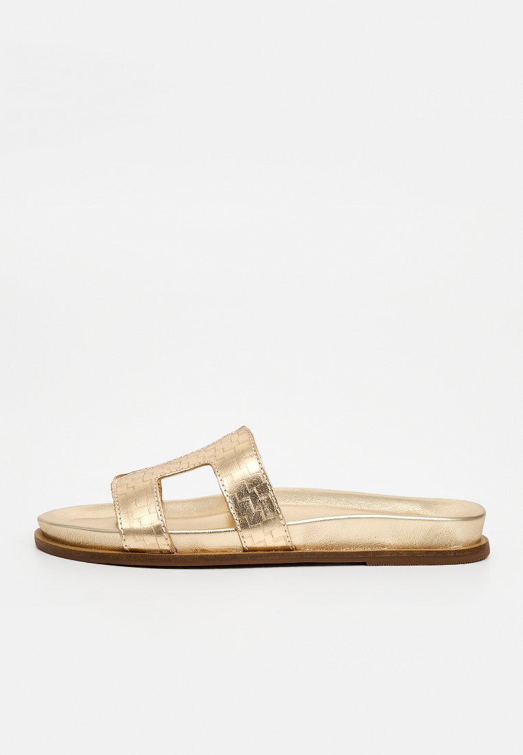 Dune London LAROW