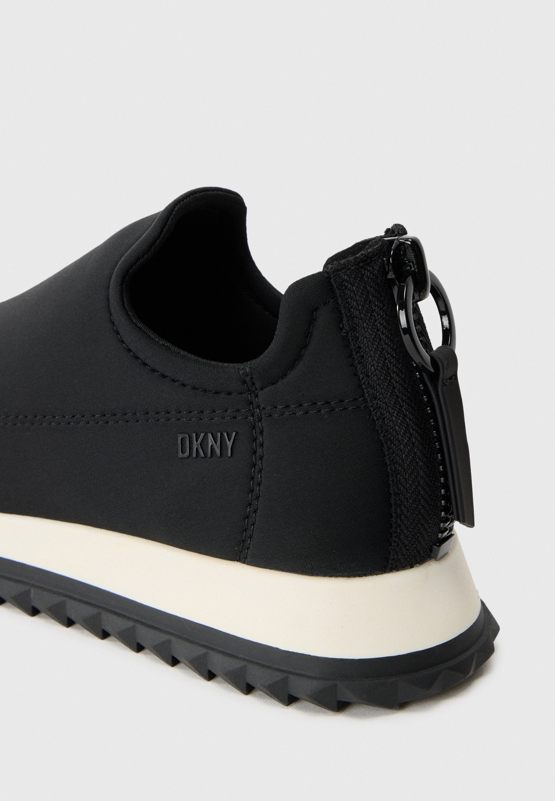 DKNY VIKA