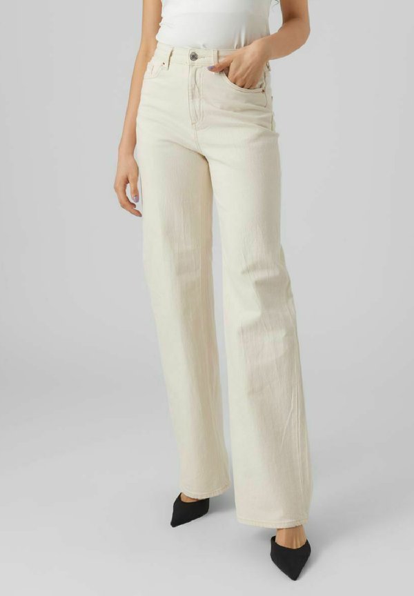 Vero Moda Wide fit VMTESSA High rise - Flared Jeans - ecru