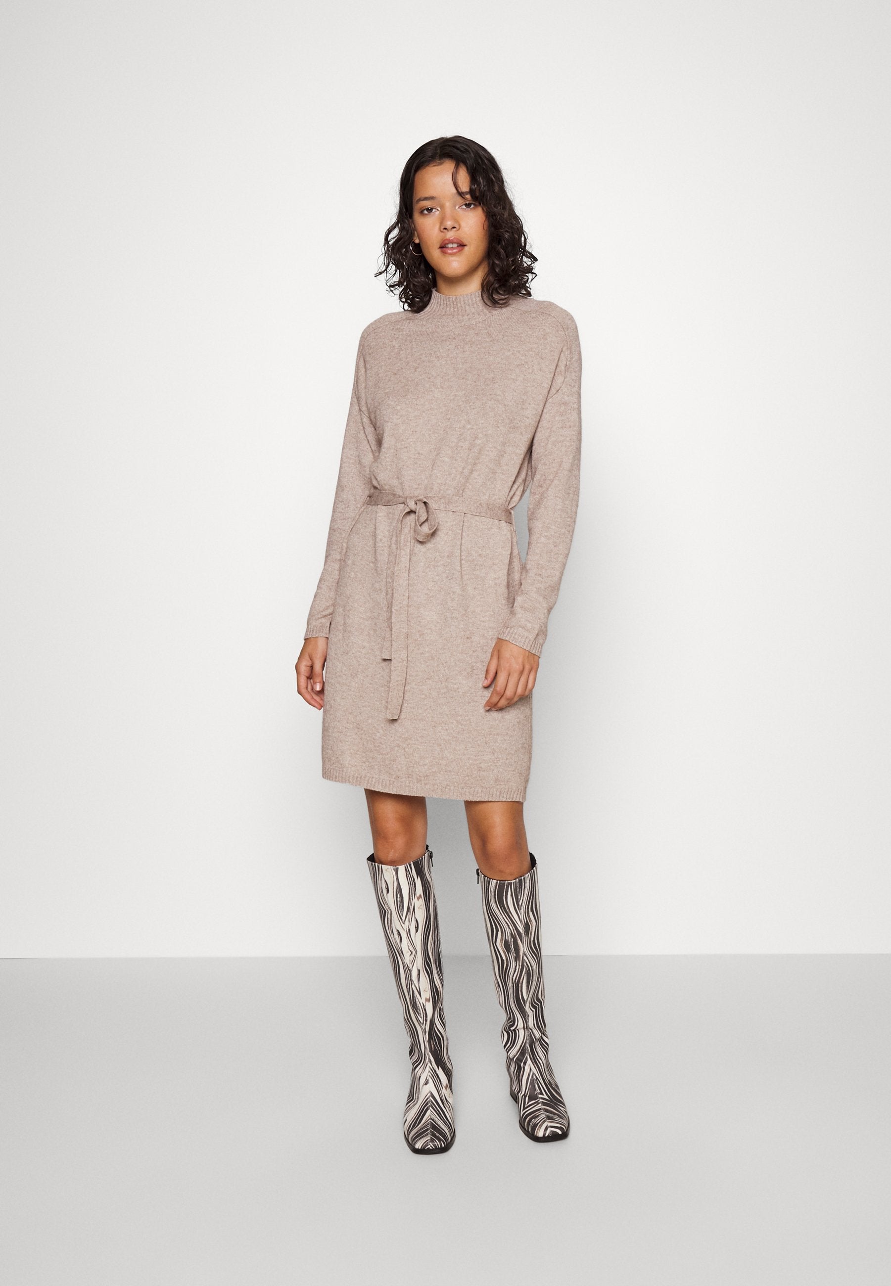 Knitted ONLLEVA Short Media 3