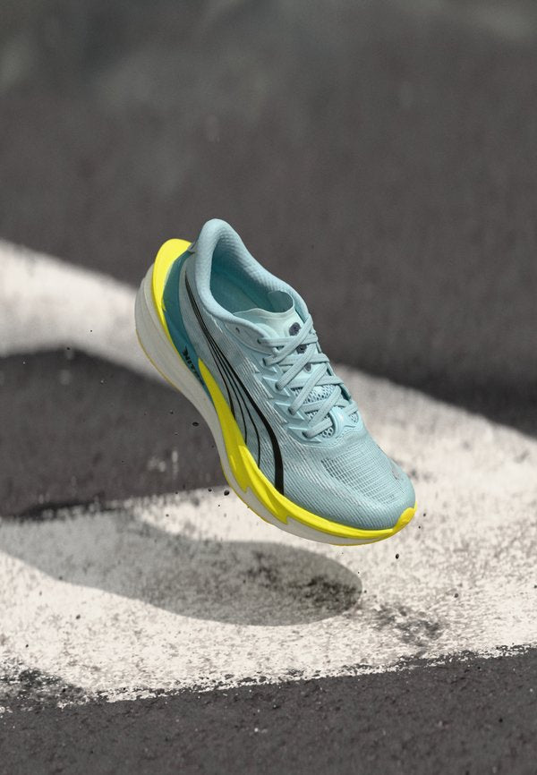 Puma DEVIATE NITRO 4 WNS - Road running shoes - fresh water/baltic sea blue