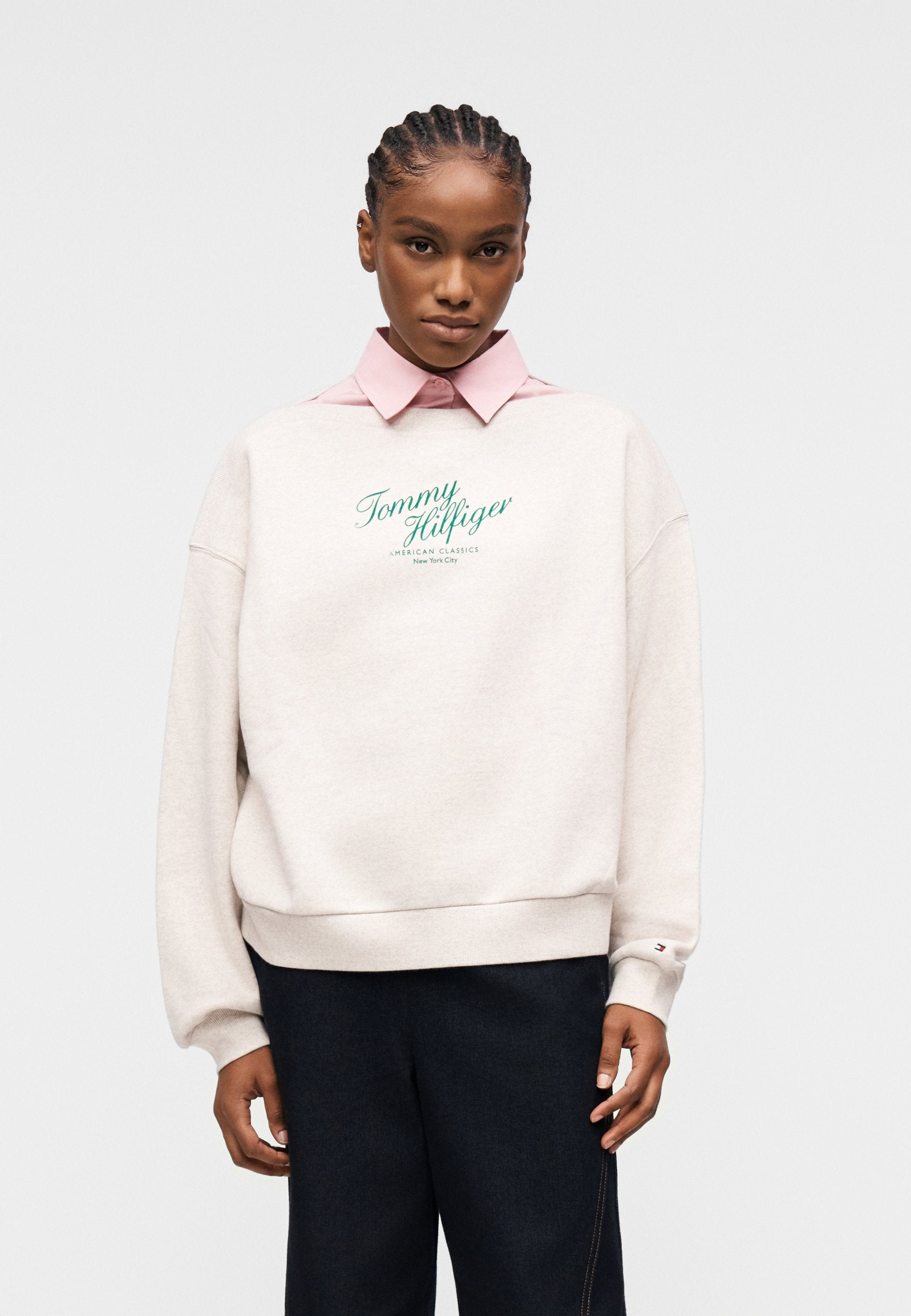 LOGO RELAXED BOAT NECK SWEATSHIRT Media 3