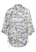 Plisseebluse in Creme mit blauem und schwarzem Blumenmuster. Verfügt über einen Kragen, eine durchgehende Knopfleiste und seitliche Bänder für eine verstellbare Passform. Weicher, leichter Stoff.