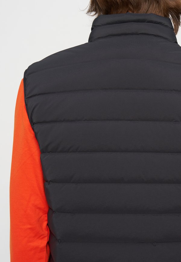 EA7 Emporio Armani