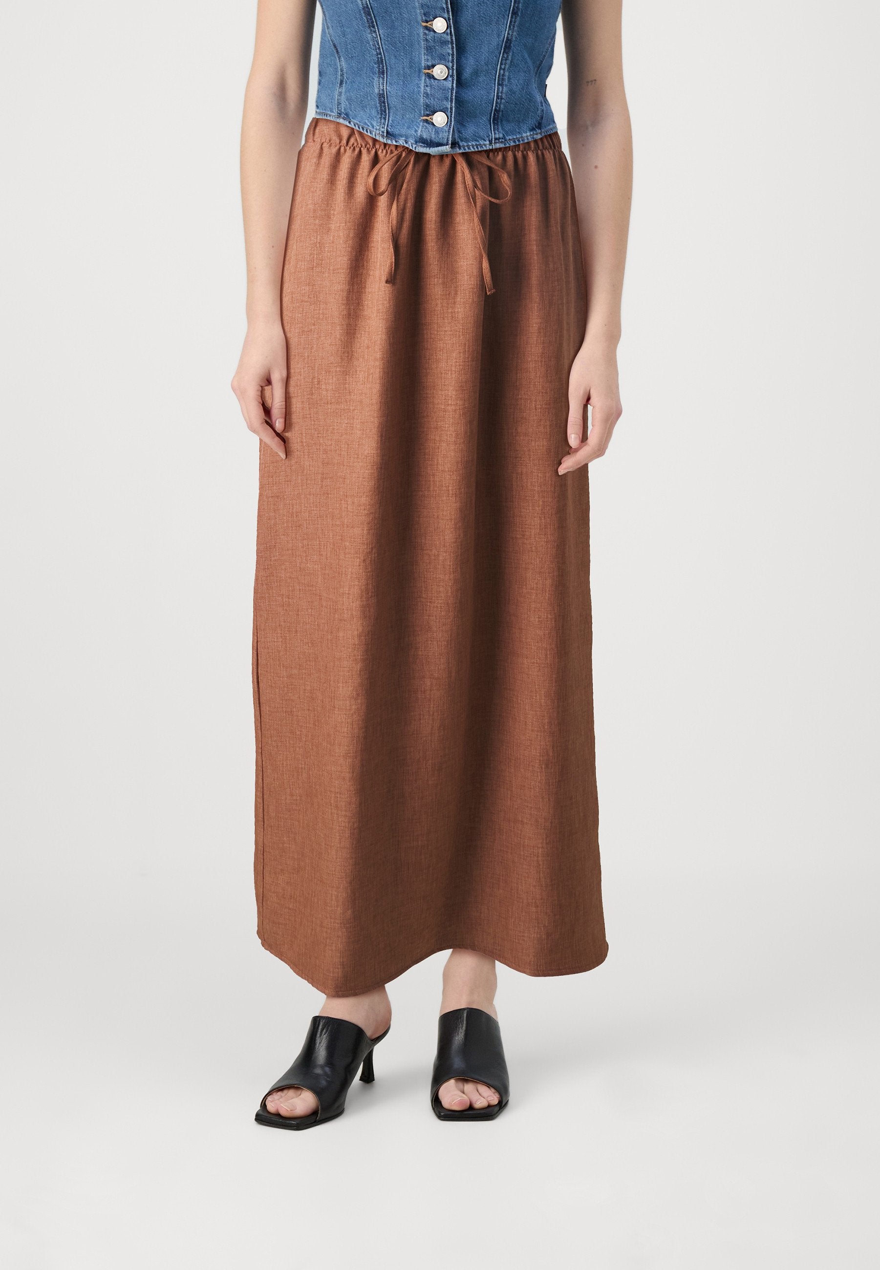 ONLY ONLAMAHLE STRING SKIRT