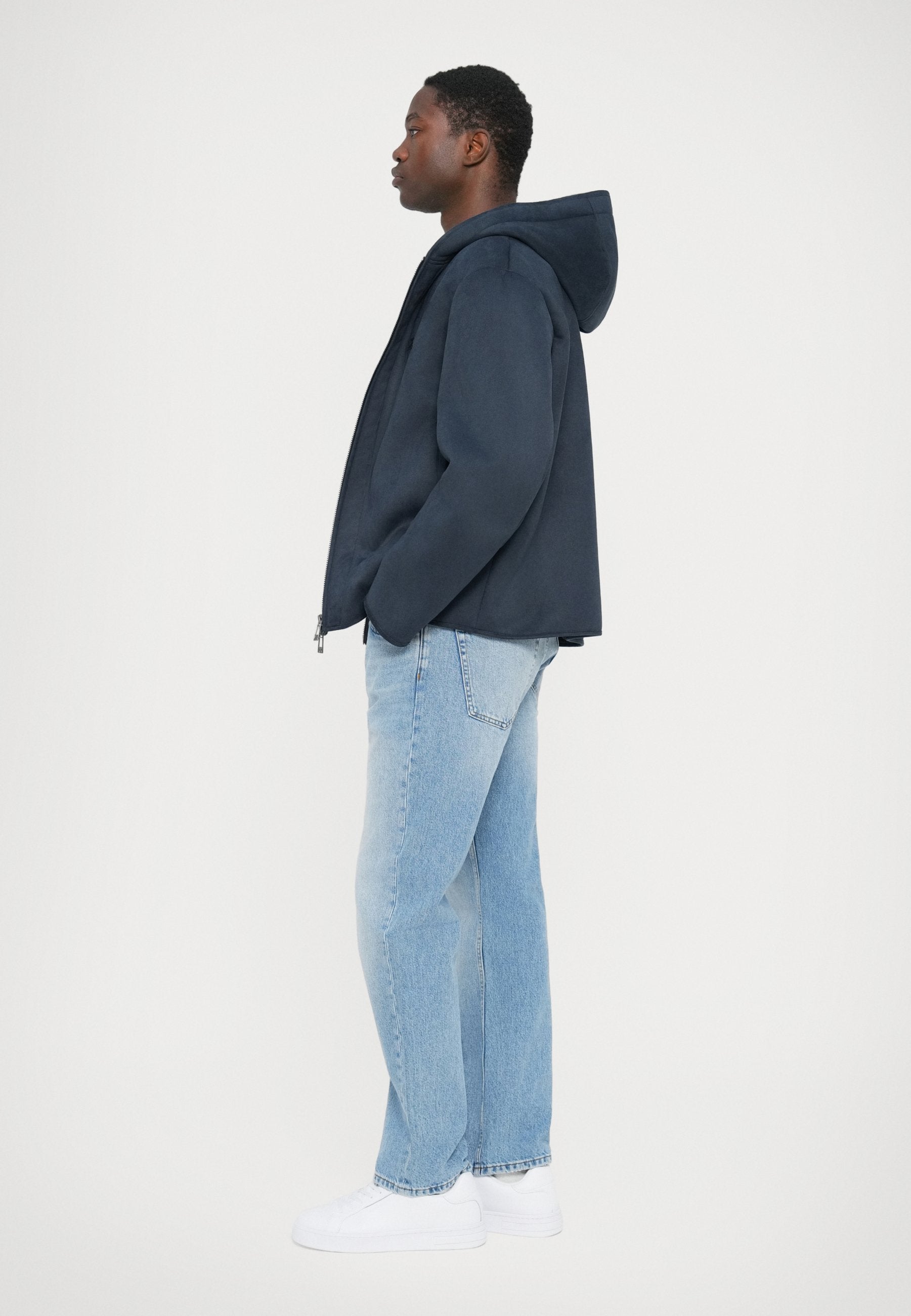 BLOUSON Media 6