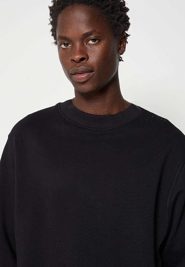 Études RELAXED FIT