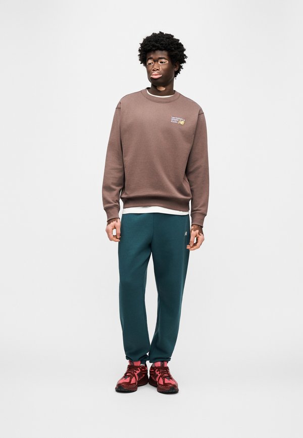 New Balance ATHLETICS PREMIUM LOGO CREW