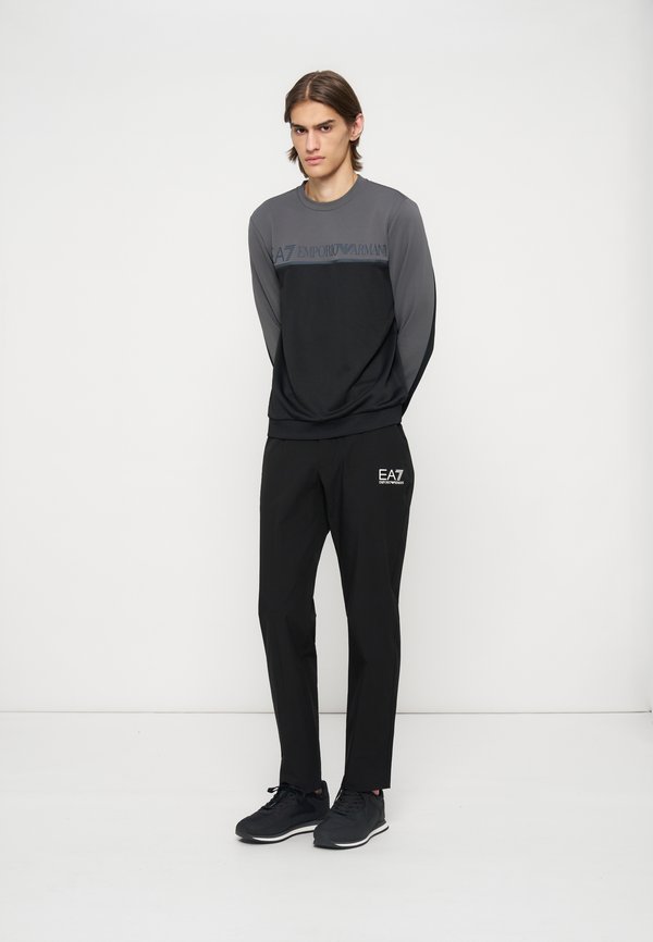 EA7 Emporio Armani