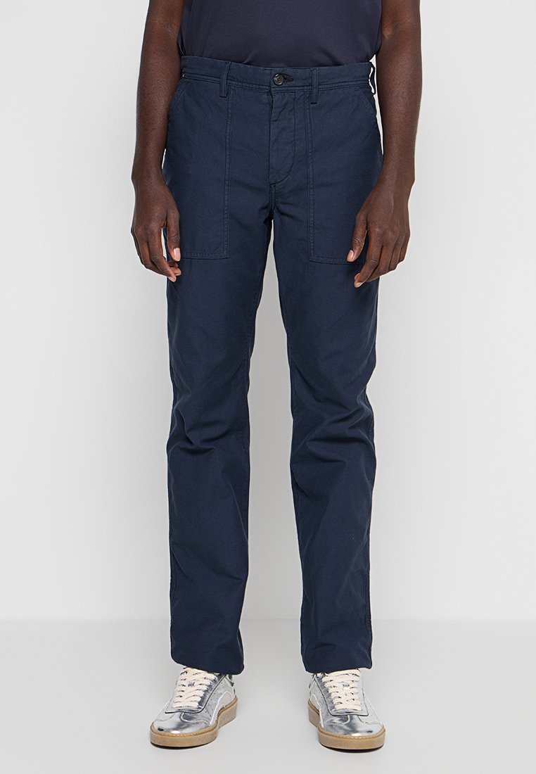 REGULAR FIT Media 1