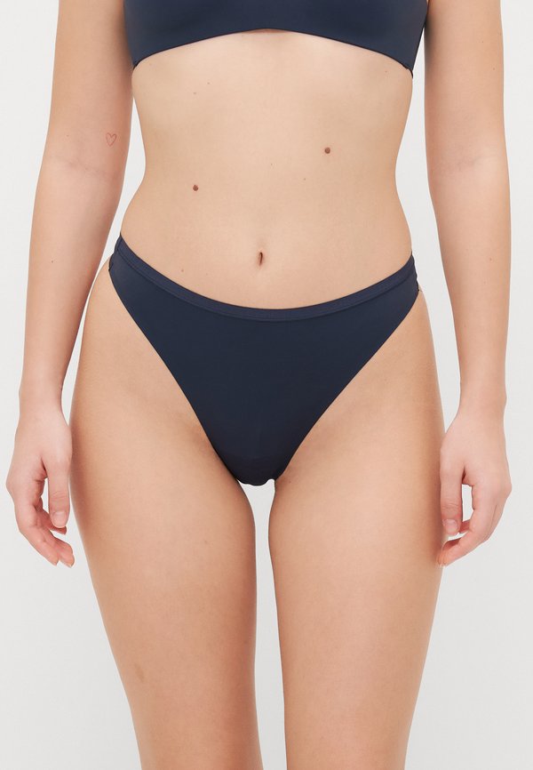 Calvin Klein Underwear THONG PERFECTLY FIT