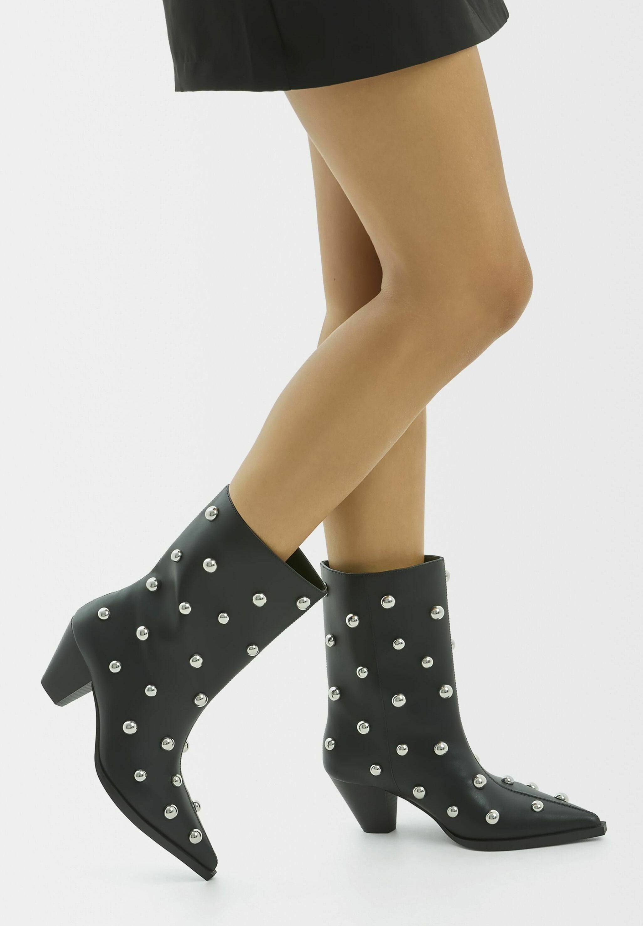 Bershka STUDDED