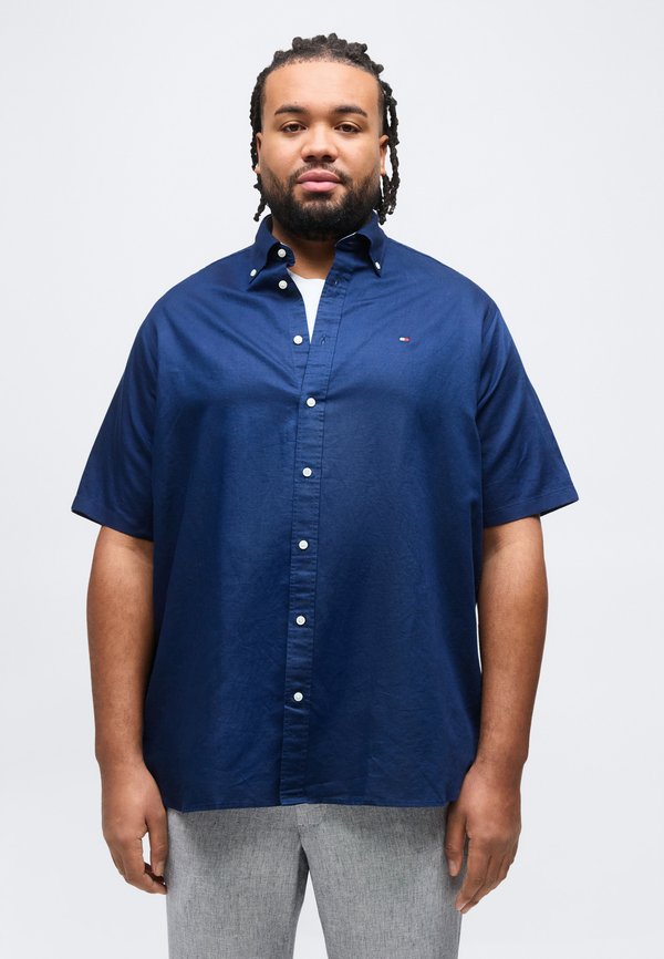 Tommy Hilfiger PLUS REGULAR LINEN BLEND SHORT SLEEVE SHIRT - Shirt - carbon navy