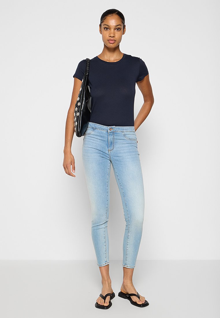 Armani Exchange Jeans Skinny Fit Media 2