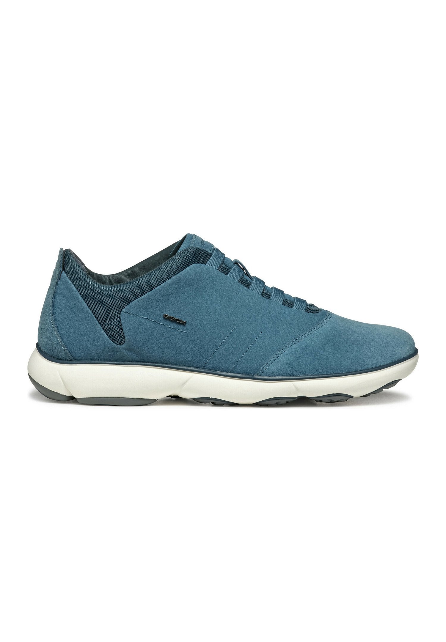 Blaue Wildleder-Sneaker mit strukturierter Oberfläche, elegantem Design und weißer Sohle. Ausgestattet mit Schnürsenkeln und einem gepolsterten Kragen für zusätzlichen Komfort.