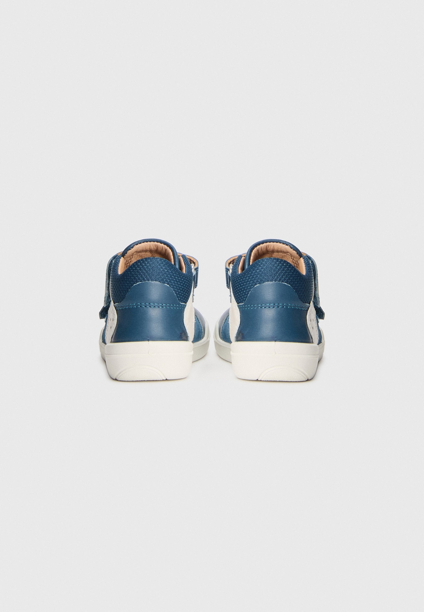 SUPERFREE UNISEX Media 3