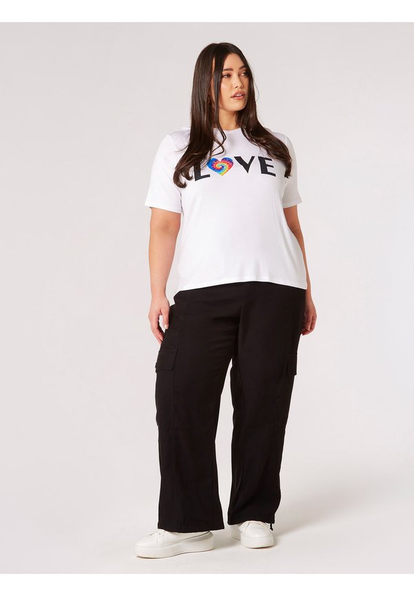 Apricot  CURVE LOVE LOGO