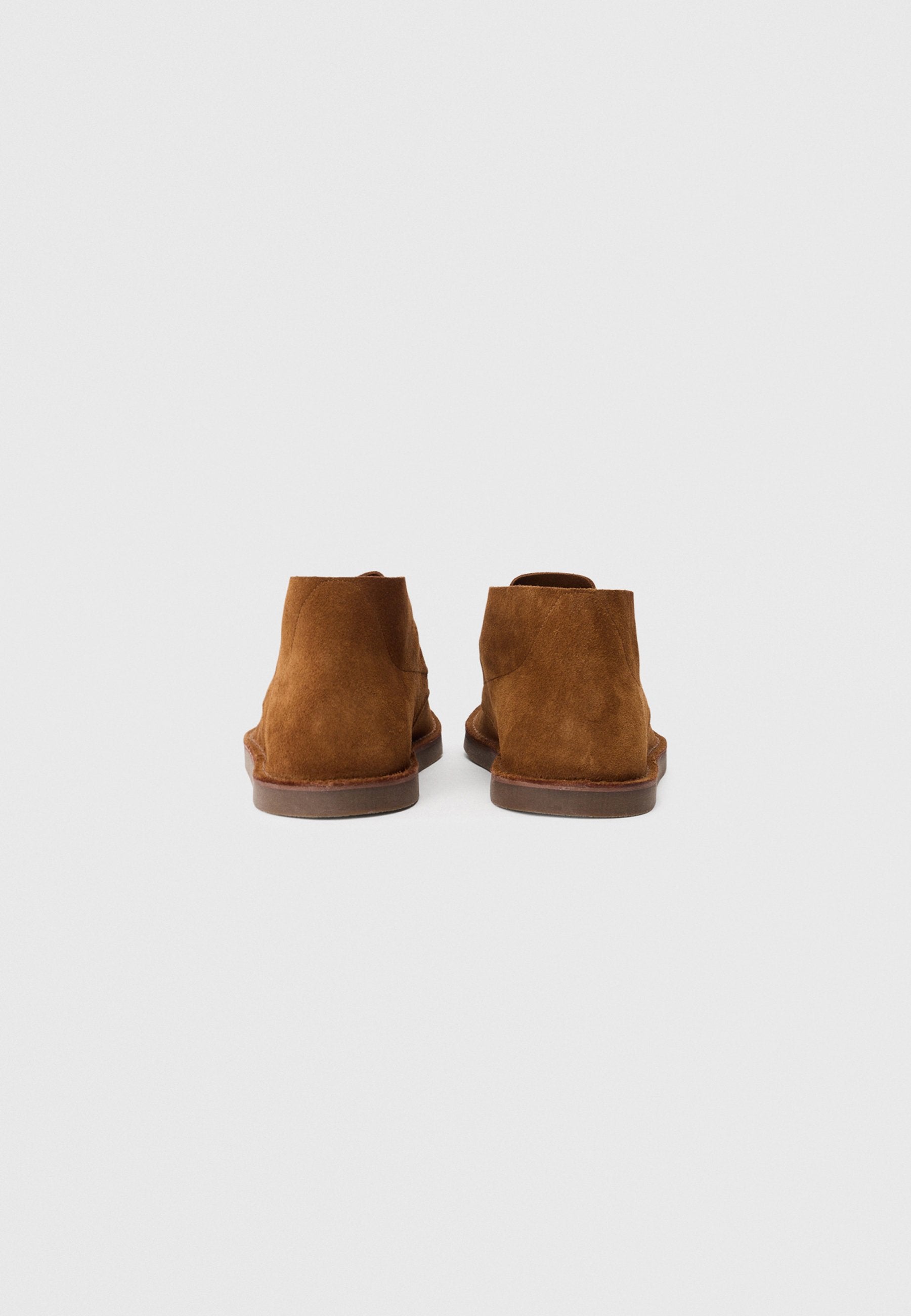 SUEDE TOPSTITCH LACE-UP CHUKKA BOOTS Media 3