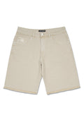 Beige Denim-Shorts mit ausgefranstem Saum, fünf Taschen und einem Knopfverschluss. Mit "PGDR"-Logo auf der Vordertasche. Klassischer geradliniger Schnitt.