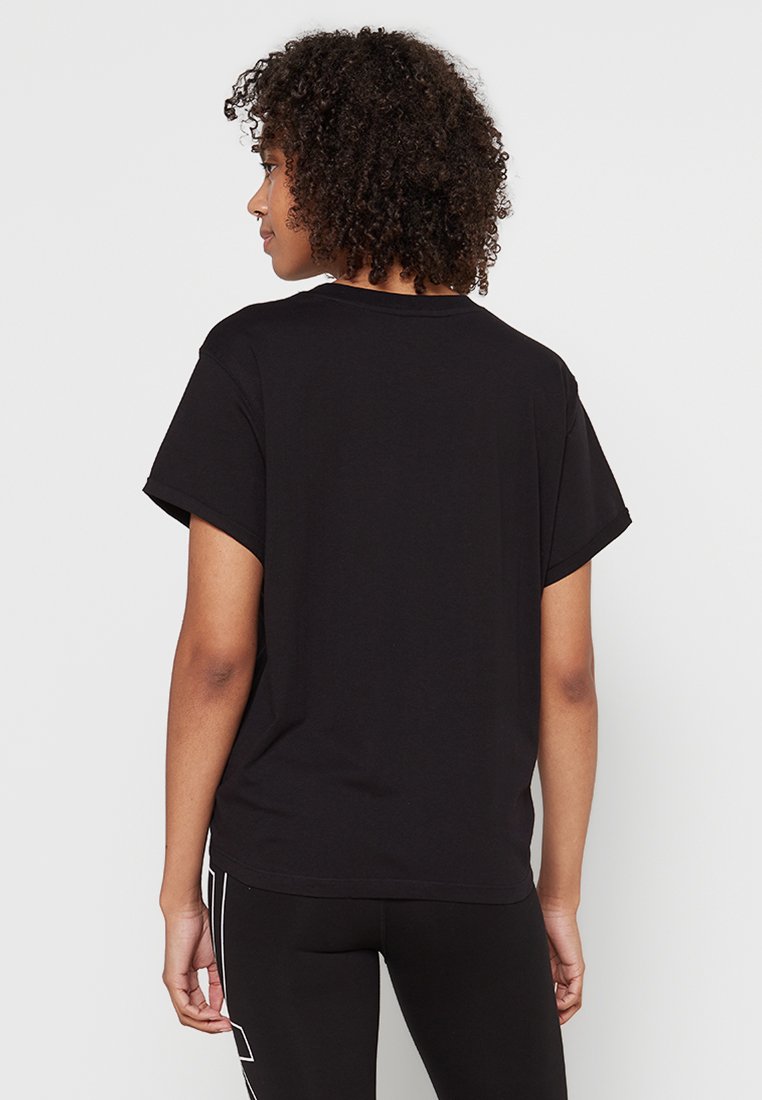 DKNY Sport