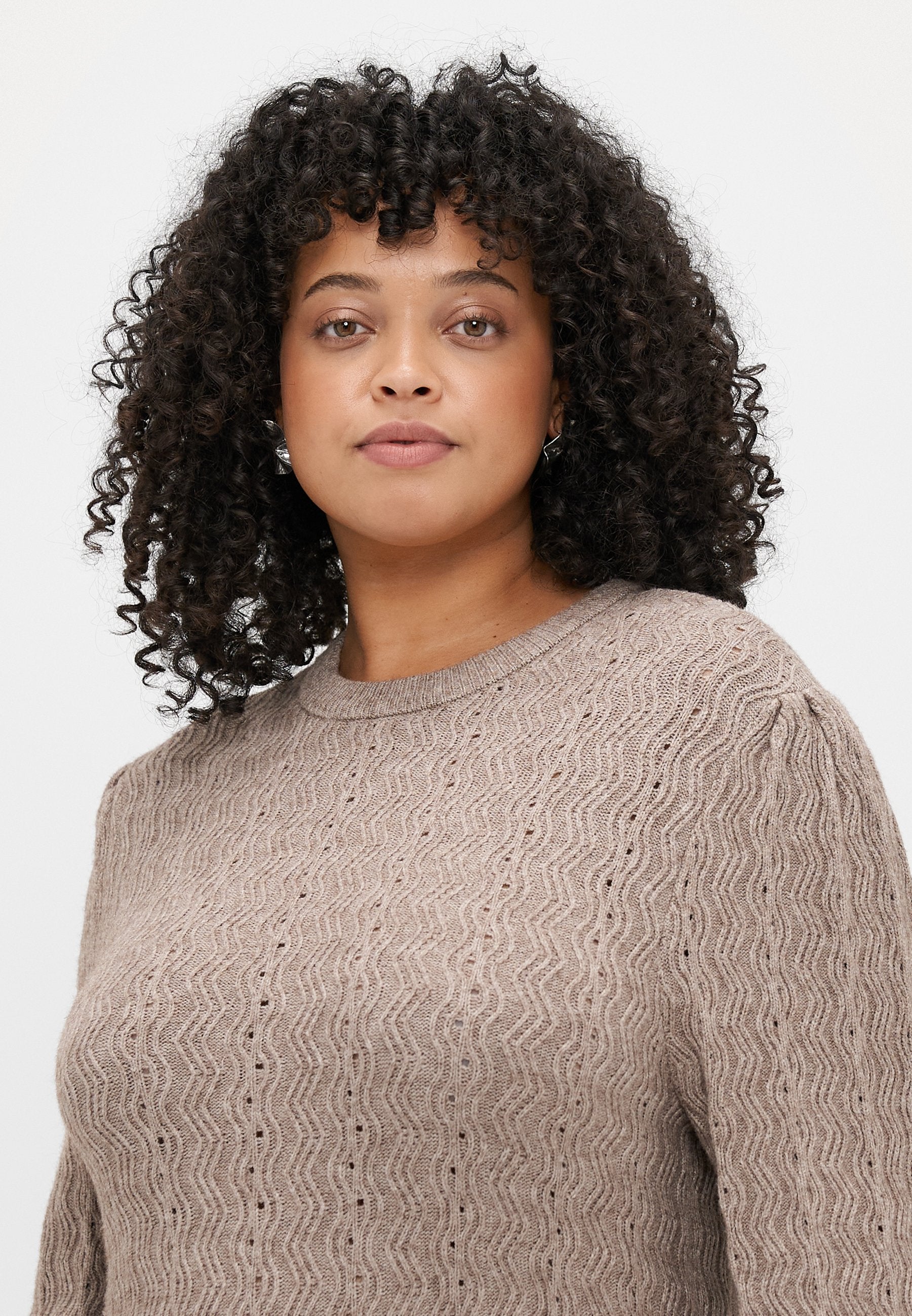 CARKATIA PUFF O NECK Media 5