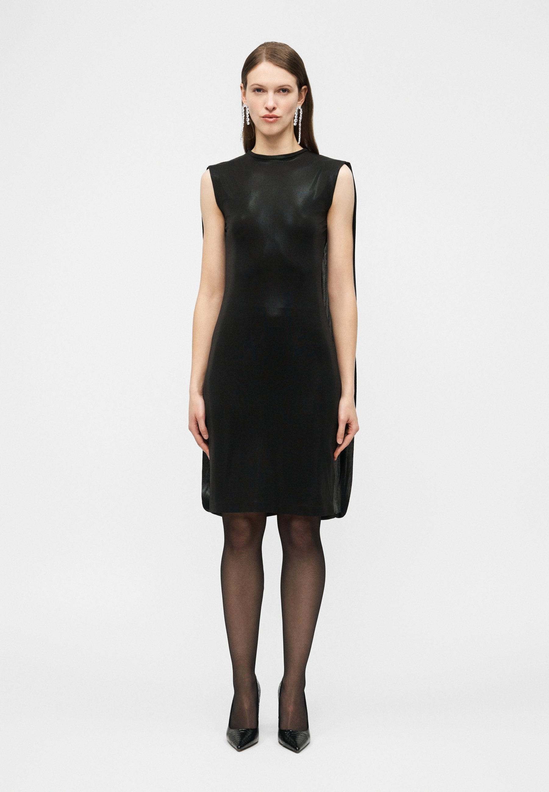 Norma Kamali SLEEVELESS MOCK NECK COCOON