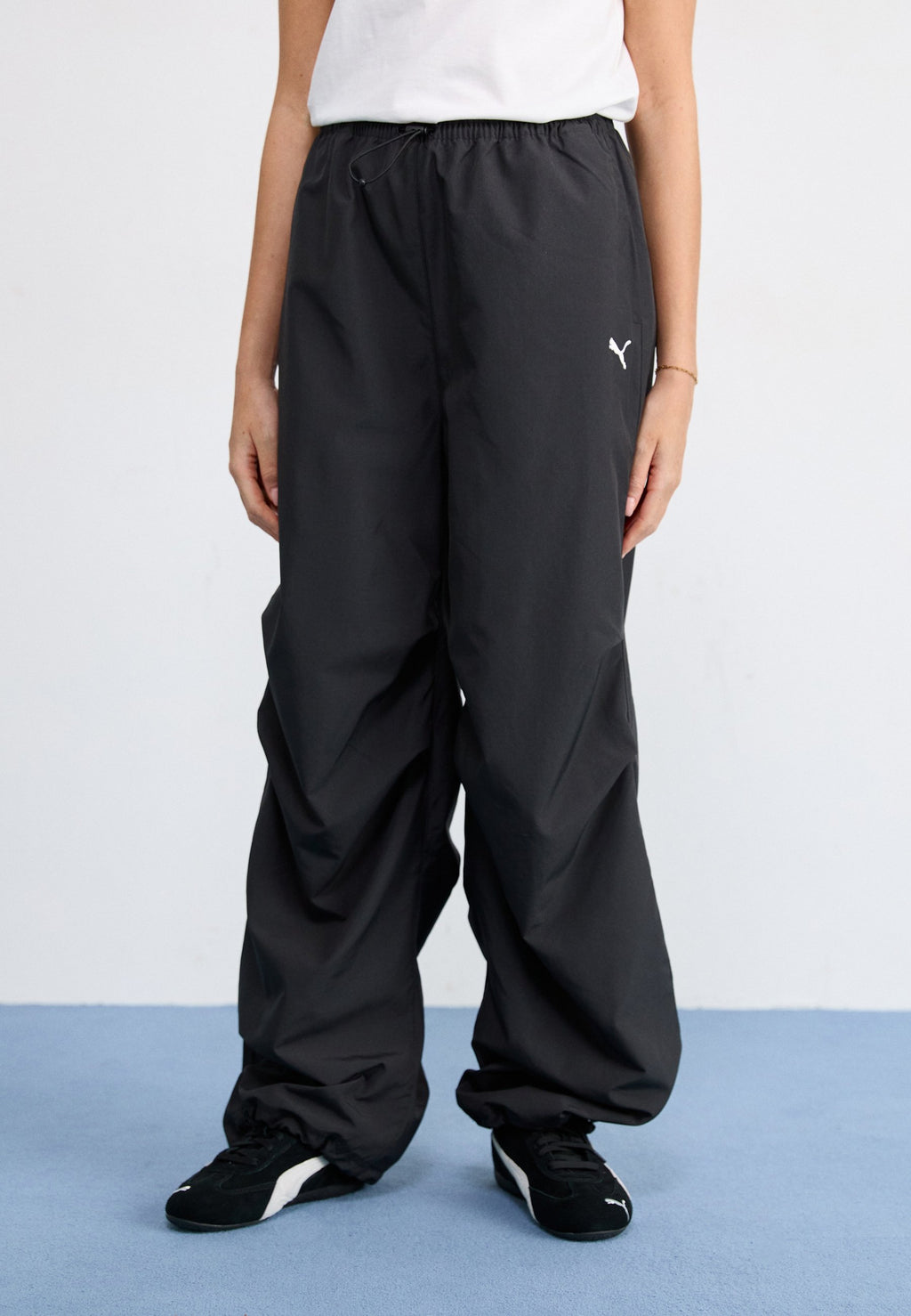 Puma WARDROBE ESS PARACHUTE WOVEN PANTS OP