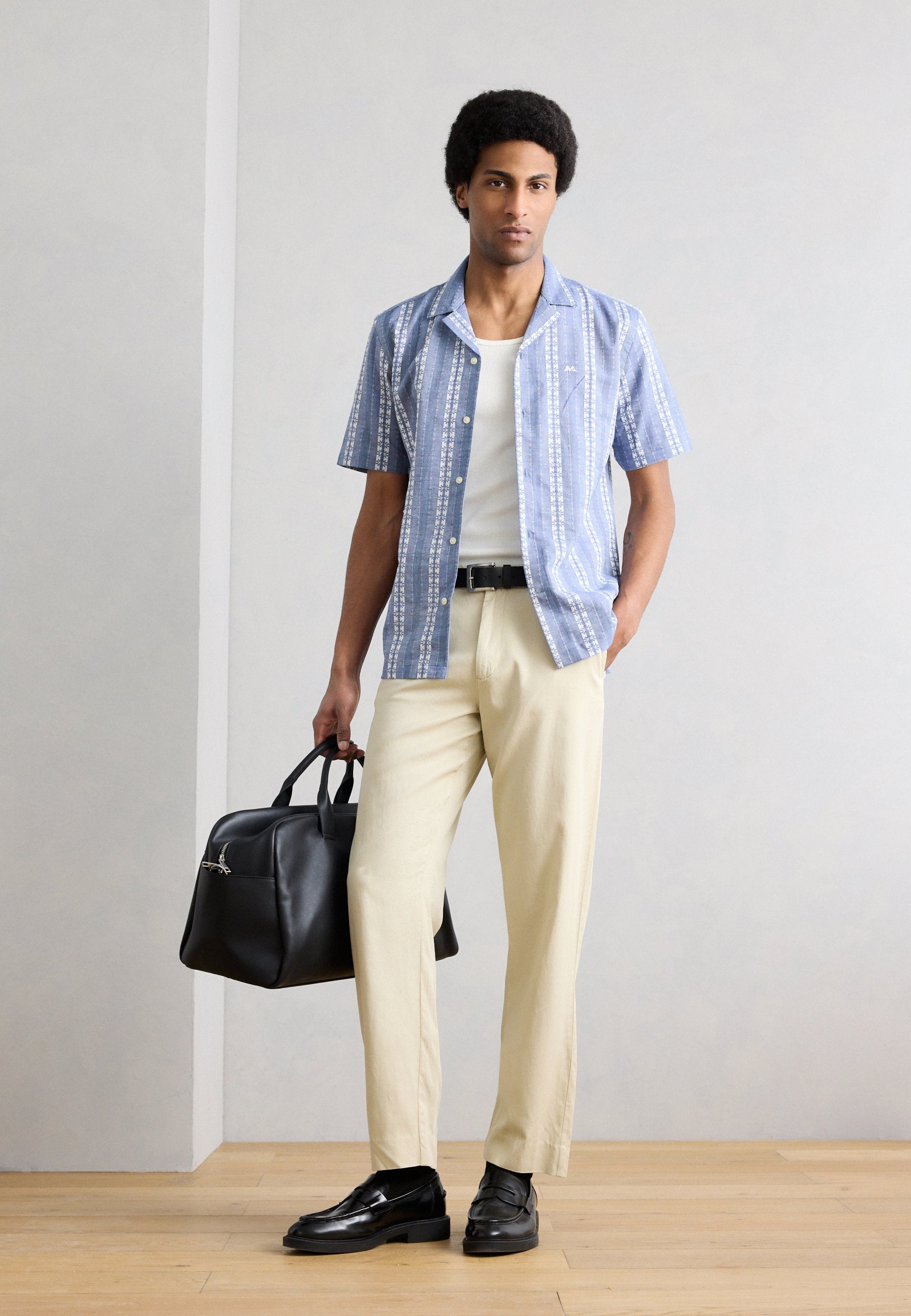 TAILORED PANTS Media 2