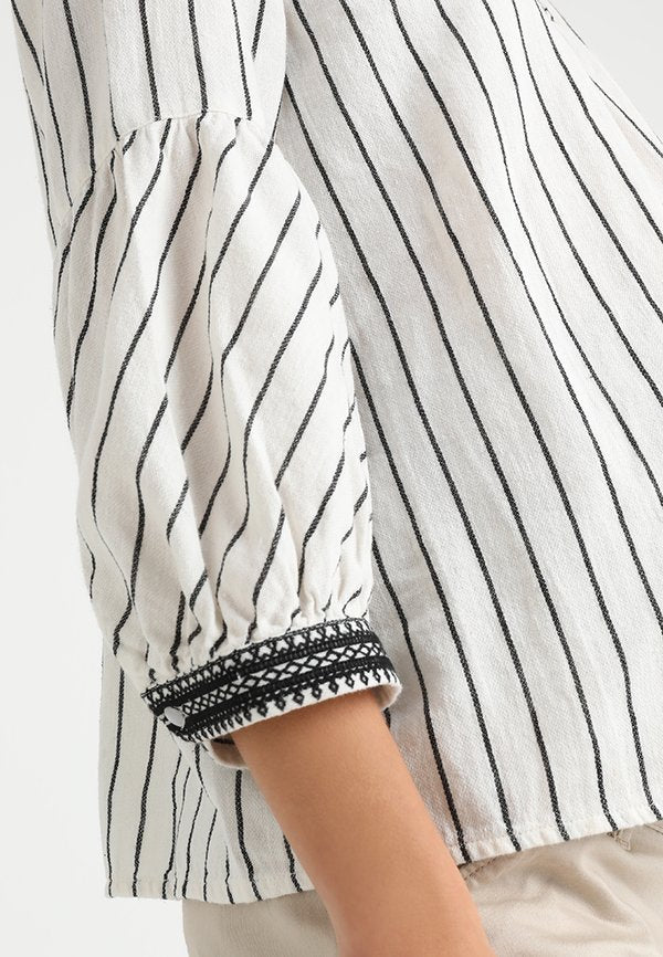 Queen Mum BLOUSE