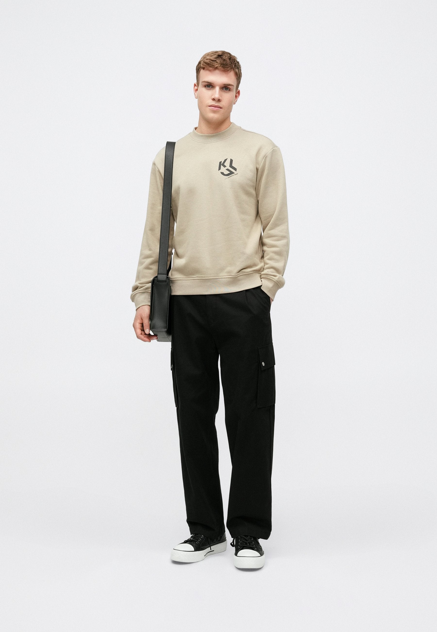 MONOGRAM PATCH Media 2