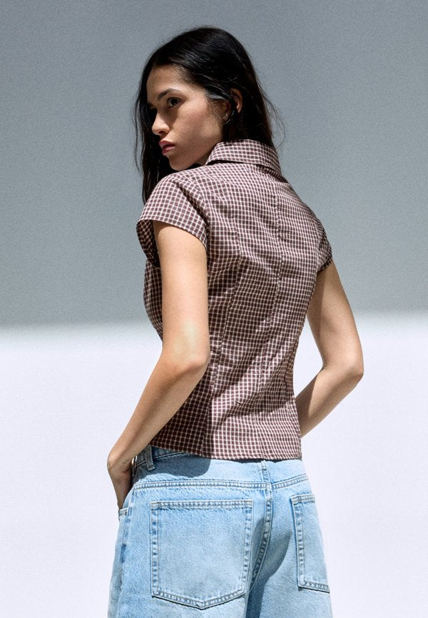 Bershka CROSSOVER BUTTON SHORT SLEEVE - SHIRT - Button-down blouse - bordeaux