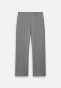 Graue maßgeschneiderte Hose mit strukturiertem Finish. Verfügt über einen Reißverschluss vorne, Seitentaschen und einen silbernen Hardware-Akzent. Gerade Beinform.