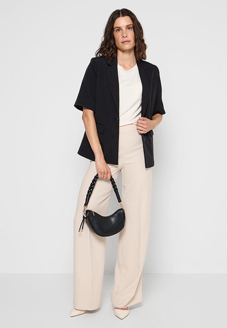 DKNY