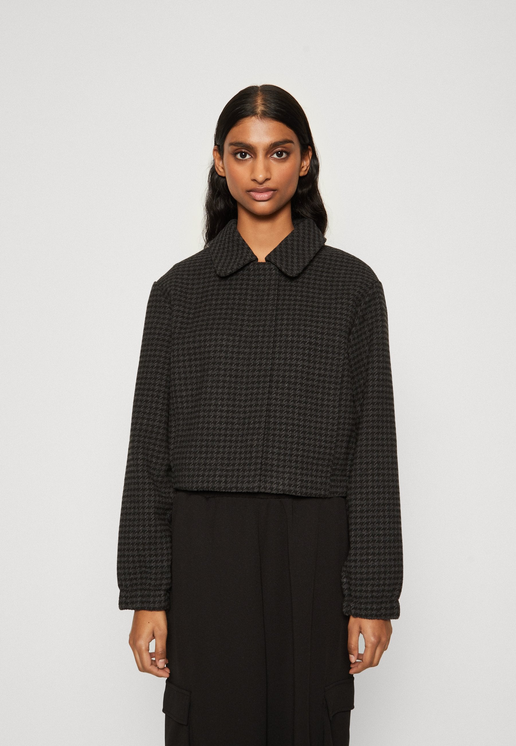 ONLELLA SHORT CHECK JACKET Media 3