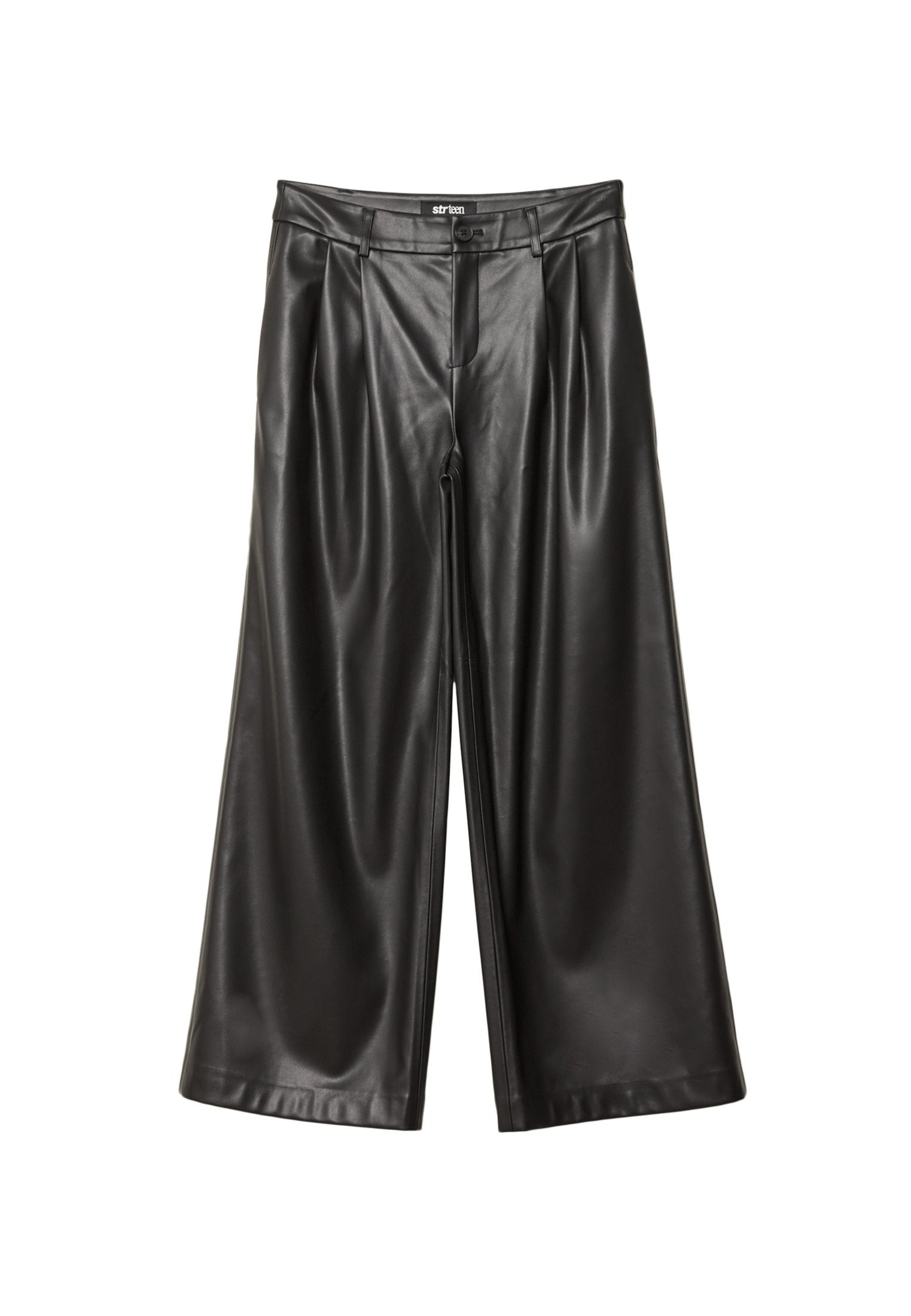 Schwarze, aus Kunstleder gefertigte, weite Hose mit hohem Bund, vorderen Falten und Knopfverschluss. Glatte Textur mit elegantem Finish.