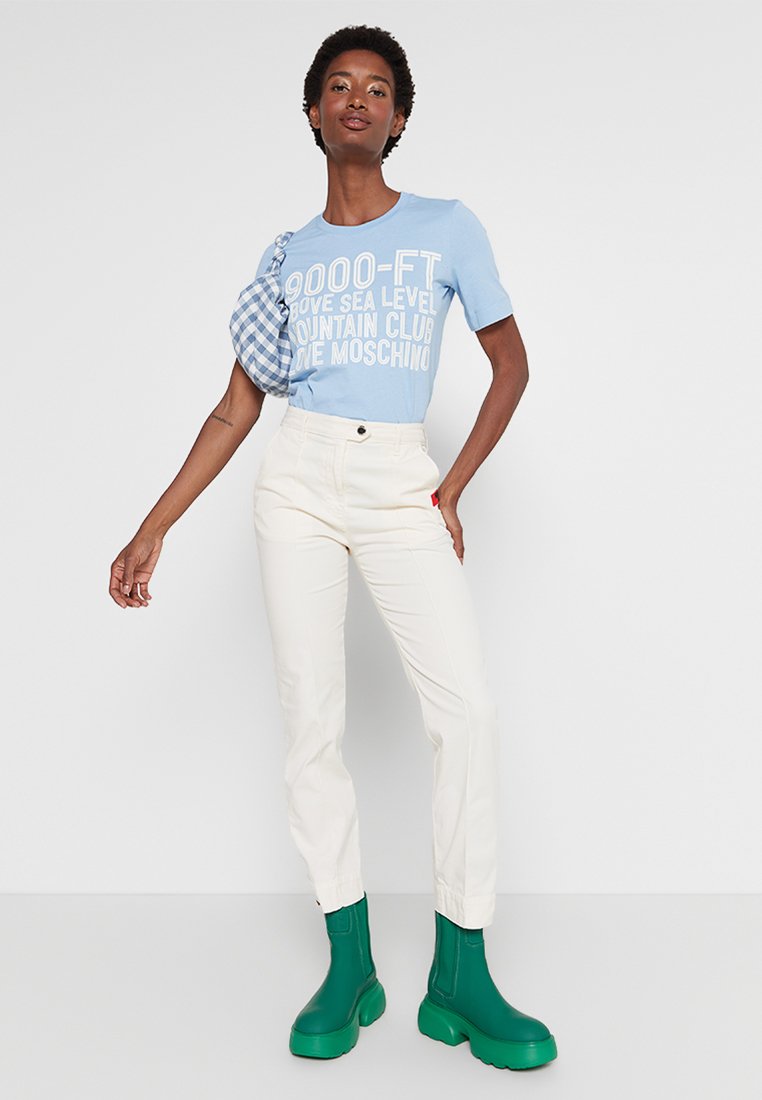 Love Moschino