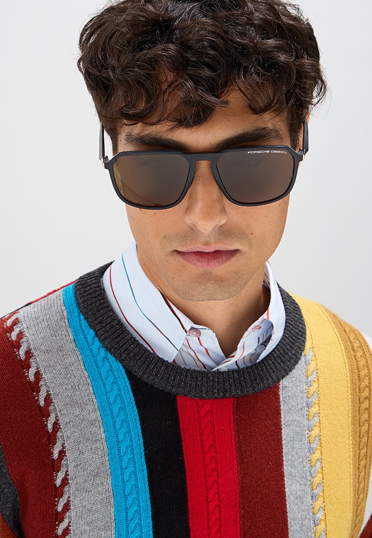 Porsche Design P8961