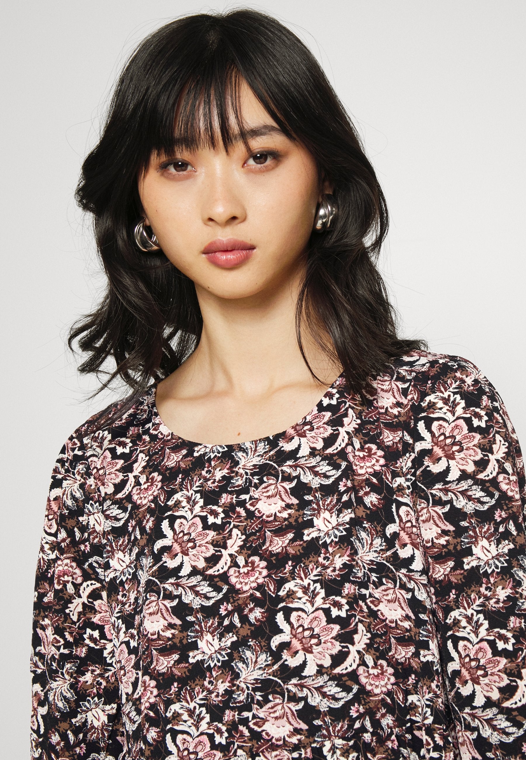 ONLNOVA LUX THEA DRESS Media 5